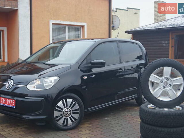 Чорний Фольксваген Ап, об'ємом двигуна 0 л та пробігом 148 тис. км за 5888 $, фото 1 на Automoto.ua