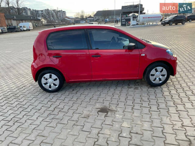 Красный Фольксваген Ап, объемом двигателя 1 л и пробегом 238 тыс. км за 4800 $, фото 1 на Automoto.ua