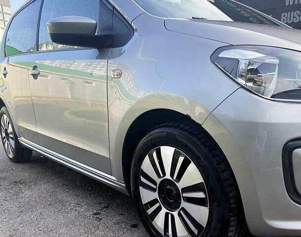 Серый Фольксваген Ап, объемом двигателя 1.42 л и пробегом 72 тыс. км за 6900 $, фото 1 на Automoto.ua