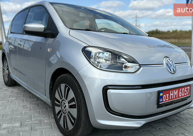 Сірий Фольксваген Ап, об'ємом двигуна 0 л та пробігом 108 тис. км за 5800 $, фото 1 на Automoto.ua