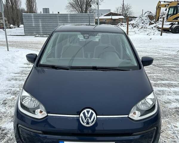 Синий Фольксваген Ап, объемом двигателя 0 л и пробегом 125 тыс. км за 6200 $, фото 1 на Automoto.ua