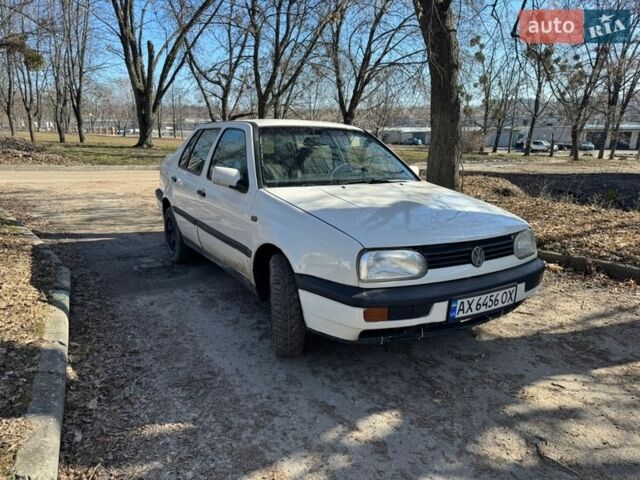 Білий Фольксваген Венто, об'ємом двигуна 1.6 л та пробігом 350 тис. км за 1700 $, фото 1 на Automoto.ua