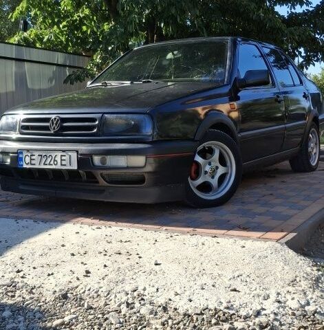 Фольксваген Венто 1993 в Черновцах на Automoto.ua Черный Фольксваген Венто, объемом двигателя 1.9 л и пробегом 90 тыс. км за 2442 $, фото 1 на Automoto.ua