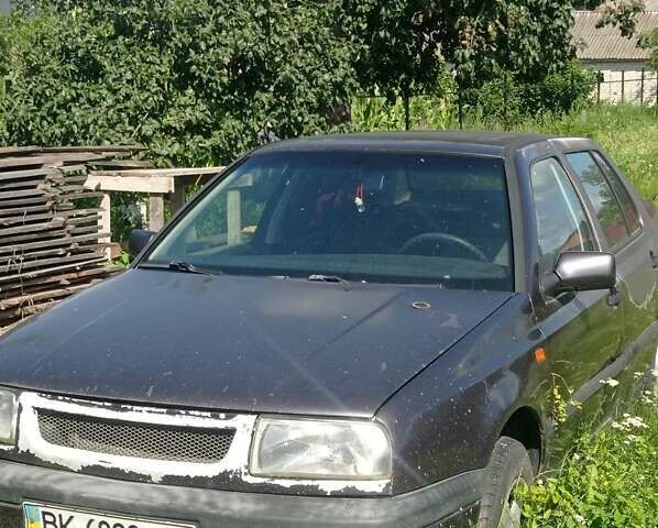 Фиолетовый Фольксваген Венто, объемом двигателя 1.78 л и пробегом 350 тыс. км за 1000 $, фото 1 на Automoto.ua