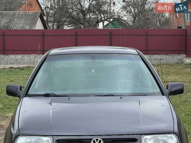 Фіолетовий Фольксваген Венто, об'ємом двигуна 1.78 л та пробігом 152 тис. км за 1000 $, фото 1 на Automoto.ua