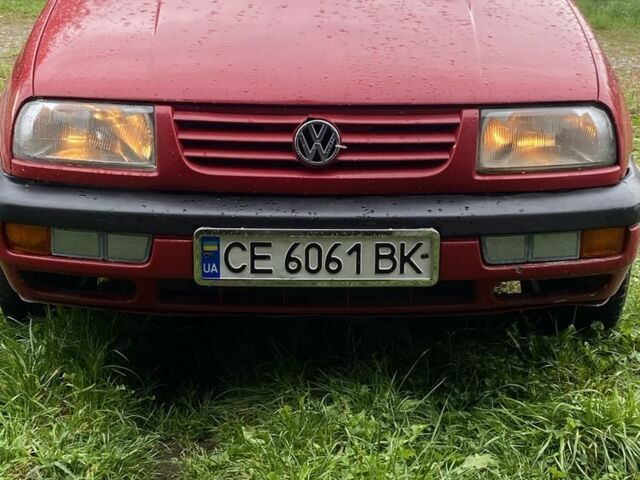 Красный Фольксваген Венто, объемом двигателя 1.9 л и пробегом 360 тыс. км за 2200 $, фото 1 на Automoto.ua