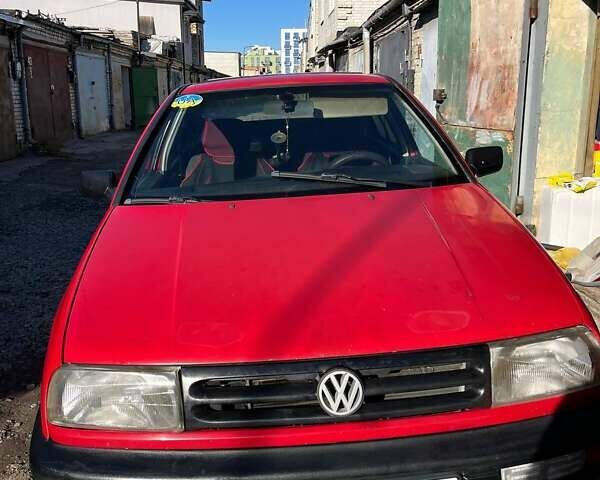 Червоний Фольксваген Венто, об'ємом двигуна 1.9 л та пробігом 310 тис. км за 1400 $, фото 1 на Automoto.ua