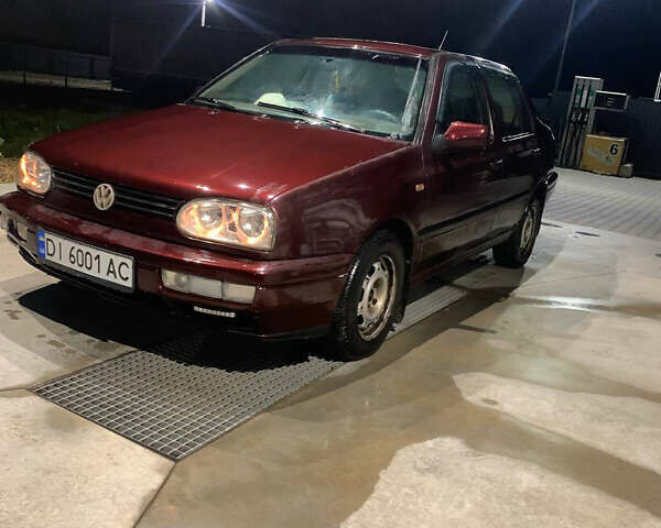 Червоний Фольксваген Венто, об'ємом двигуна 1.9 л та пробігом 250 тис. км за 2100 $, фото 1 на Automoto.ua