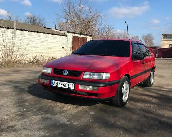 Красный Фольксваген Венто, объемом двигателя 1.78 л и пробегом 392 тыс. км за 2550 $, фото 1 на Automoto.ua