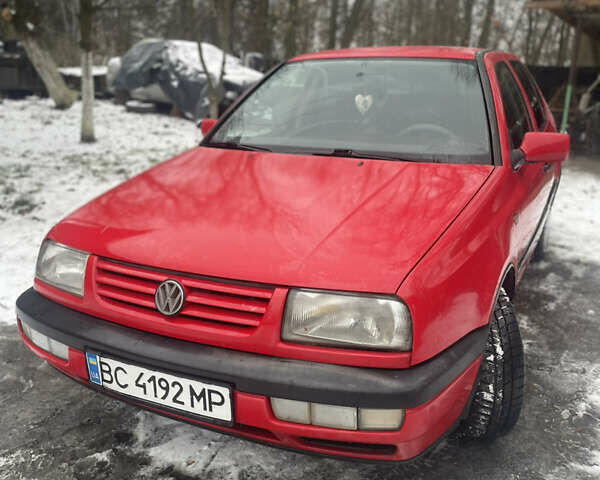 Червоний Фольксваген Венто, об'ємом двигуна 1.8 л та пробігом 520 тис. км за 2200 $, фото 1 на Automoto.ua