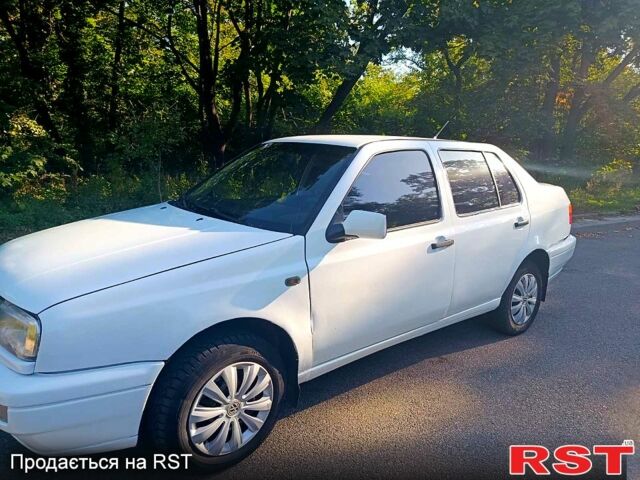 Фольксваген Венто, объемом двигателя 1.6 л и пробегом 0 тыс. км за 2000 $, фото 1 на Automoto.ua