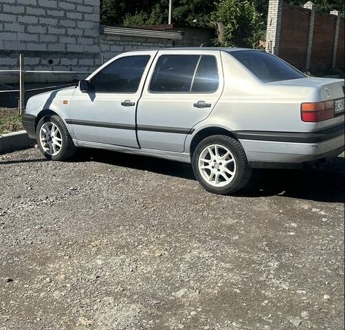 Сірий Фольксваген Венто, об'ємом двигуна 1.8 л та пробігом 133 тис. км за 2300 $, фото 1 на Automoto.ua