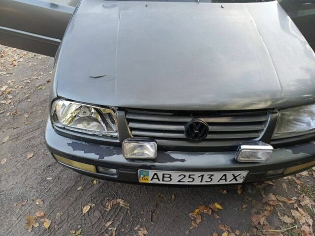 Сірий Фольксваген Венто, об'ємом двигуна 2 л та пробігом 200 тис. км за 700 $, фото 1 на Automoto.ua