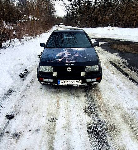 Серый Фольксваген Венто, объемом двигателя 2 л и пробегом 71 тыс. км за 1000 $, фото 1 на Automoto.ua