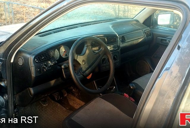 Серый Фольксваген Венто, объемом двигателя 1.8 л и пробегом 230 тыс. км за 1250 $, фото 1 на Automoto.ua