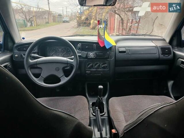 Синій Фольксваген Венто, об'ємом двигуна 1.8 л та пробігом 250 тис. км за 1600 $, фото 1 на Automoto.ua