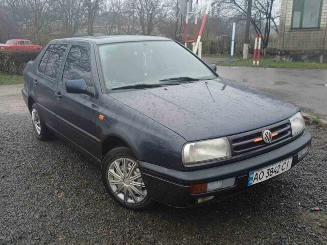 Синий Фольксваген Венто, объемом двигателя 0 л и пробегом 200 тыс. км за 1400 $, фото 1 на Automoto.ua