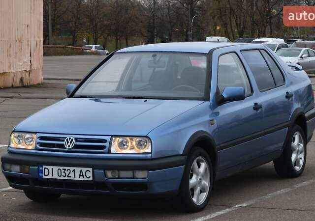 Синій Фольксваген Венто, об'ємом двигуна 1.8 л та пробігом 146 тис. км за 2200 $, фото 1 на Automoto.ua