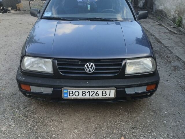 Синій Фольксваген Венто, об'ємом двигуна 1.8 л та пробігом 190 тис. км за 1700 $, фото 1 на Automoto.ua