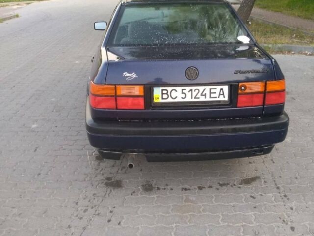 Синій Фольксваген Венто, об'ємом двигуна 1.8 л та пробігом 83 тис. км за 1800 $, фото 1 на Automoto.ua