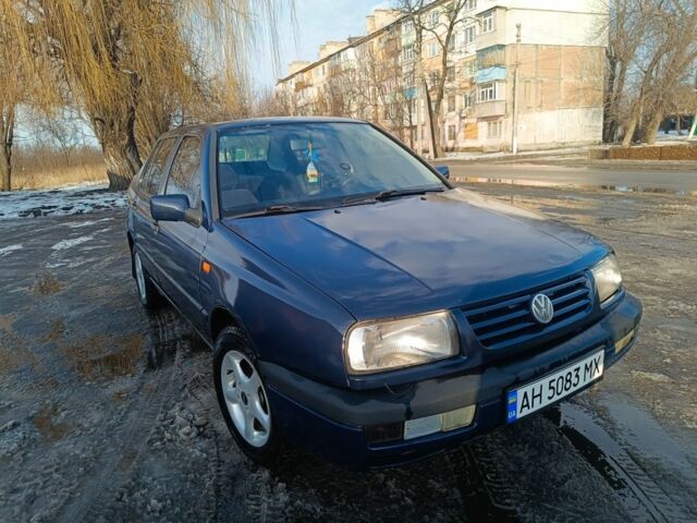 Синій Фольксваген Венто, об'ємом двигуна 0 л та пробігом 144 тис. км за 816 $, фото 1 на Automoto.ua