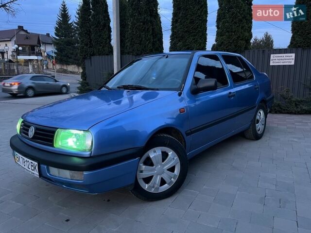 Синій Фольксваген Венто, об'ємом двигуна 1.9 л та пробігом 164 тис. км за 2350 $, фото 1 на Automoto.ua