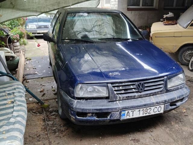 Синій Фольксваген Венто, об'ємом двигуна 1.8 л та пробігом 134 тис. км за 700 $, фото 1 на Automoto.ua