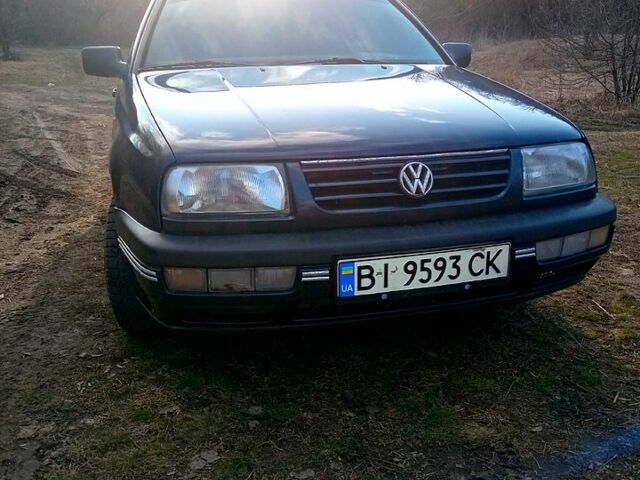 Синий Фольксваген Венто, объемом двигателя 1.8 л и пробегом 0 тыс. км за 2300 $, фото 1 на Automoto.ua