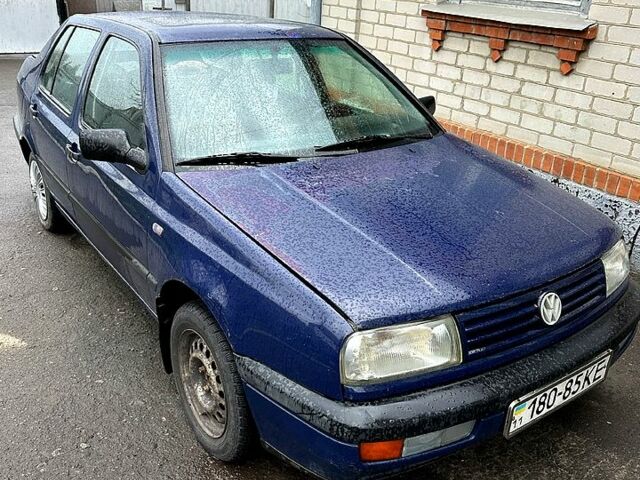 Синий Фольксваген Венто, объемом двигателя 1.8 л и пробегом 0 тыс. км за 1500 $, фото 1 на Automoto.ua