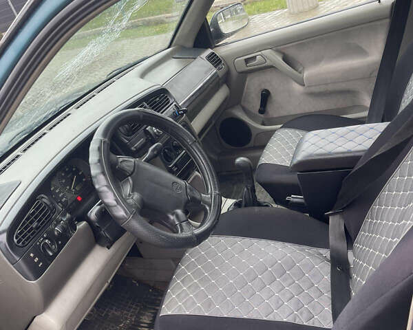 Зеленый Фольксваген Венто, объемом двигателя 1.6 л и пробегом 110 тыс. км за 1400 $, фото 1 на Automoto.ua