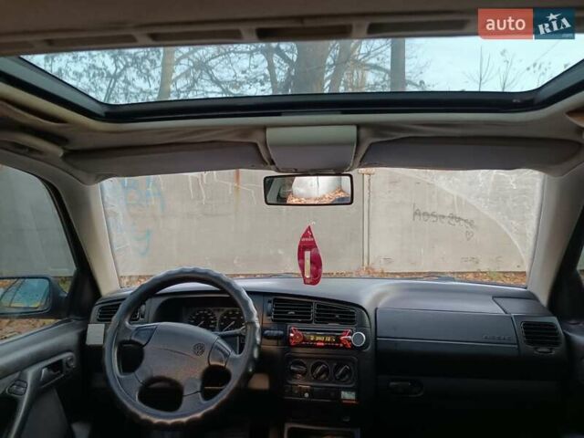 Зеленый Фольксваген Венто, объемом двигателя 1.8 л и пробегом 32 тыс. км за 1800 $, фото 1 на Automoto.ua