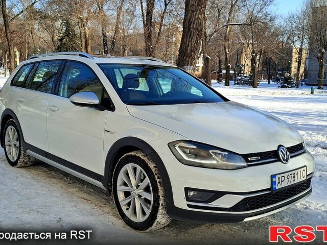 Белый Фольксваген Alltrack, объемом двигателя 1.8 л и пробегом 11500 тыс. км за 13500 $, фото 1 на Automoto.ua