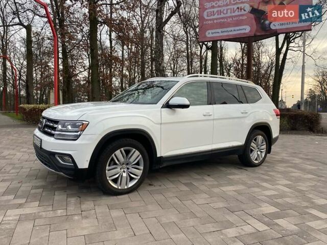 Білий Фольксваген Atlas, об'ємом двигуна 3.6 л та пробігом 114 тис. км за 22280 $, фото 1 на Automoto.ua