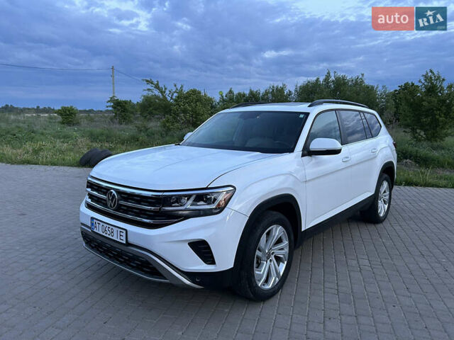 Белый Фольксваген Atlas, объемом двигателя 3.6 л и пробегом 55 тыс. км за 27500 $, фото 1 на Automoto.ua
