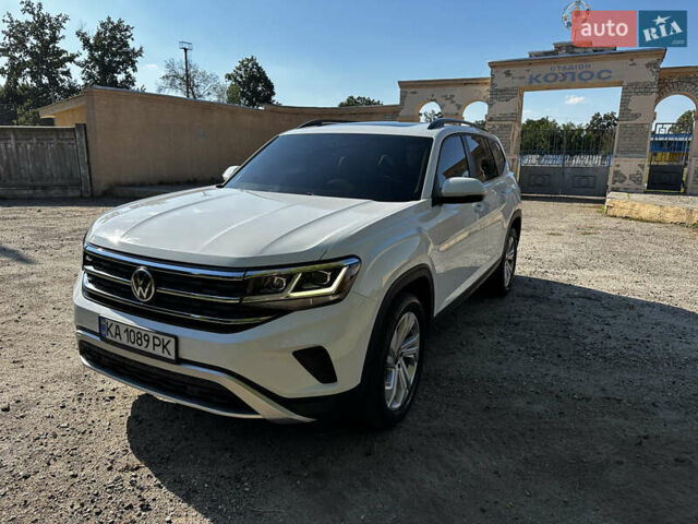 Белый Фольксваген Atlas, объемом двигателя 3.6 л и пробегом 70 тыс. км за 27500 $, фото 1 на Automoto.ua