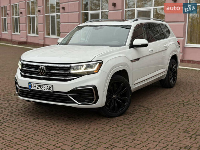 Білий Фольксваген Atlas, об'ємом двигуна 3.6 л та пробігом 61 тис. км за 33700 $, фото 1 на Automoto.ua