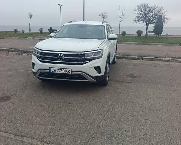 Белый Фольксваген Atlas, объемом двигателя 3.6 л и пробегом 111 тыс. км за 32500 $, фото 1 на Automoto.ua
