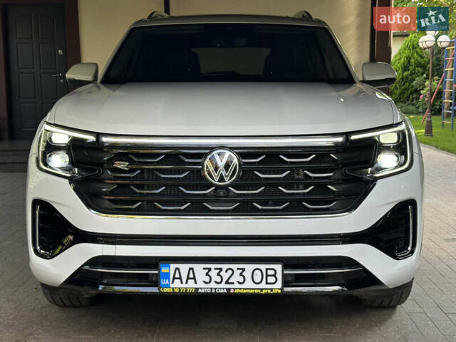 Белый Фольксваген Atlas, объемом двигателя 2 л и пробегом 12 тыс. км за 45500 $, фото 1 на Automoto.ua