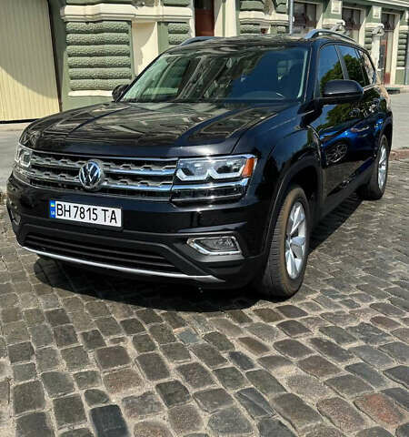 Черный Фольксваген Atlas, объемом двигателя 3.6 л и пробегом 205 тыс. км за 20500 $, фото 1 на Automoto.ua