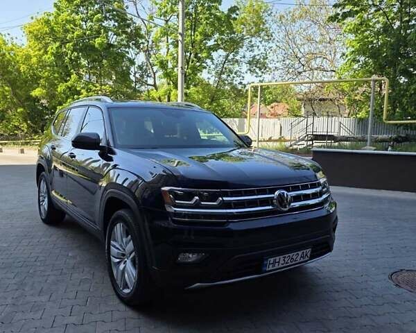 Черный Фольксваген Atlas, объемом двигателя 3.6 л и пробегом 52 тыс. км за 25500 $, фото 1 на Automoto.ua