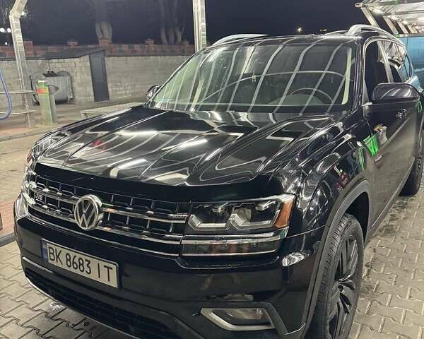 Черный Фольксваген Atlas, объемом двигателя 1.98 л и пробегом 138 тыс. км за 25500 $, фото 1 на Automoto.ua