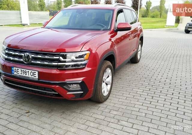 Красный Фольксваген Atlas, объемом двигателя 3.6 л и пробегом 68 тыс. км за 23200 $, фото 1 на Automoto.ua