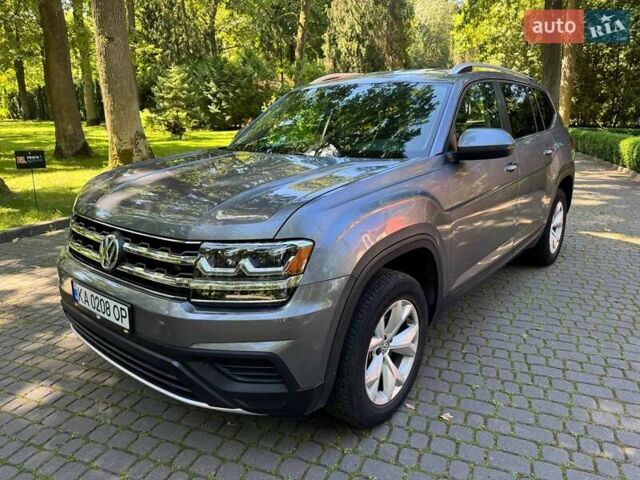 Серый Фольксваген Atlas, объемом двигателя 3.6 л и пробегом 65 тыс. км за 22000 $, фото 1 на Automoto.ua