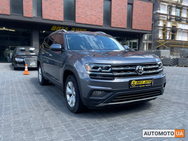 Серый Фольксваген Atlas, объемом двигателя 3.6 л и пробегом 93 тыс. км за 27500 $, фото 1 на Automoto.ua