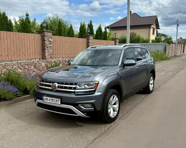 Серый Фольксваген Atlas, объемом двигателя 3.6 л и пробегом 106 тыс. км за 23000 $, фото 1 на Automoto.ua