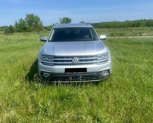 Серый Фольксваген Atlas, объемом двигателя 3.6 л и пробегом 108 тыс. км за 20500 $, фото 1 на Automoto.ua