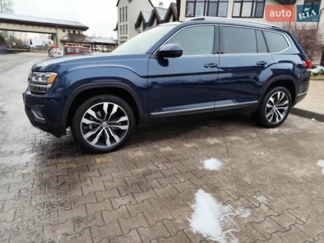 Синий Фольксваген Atlas, объемом двигателя 3.6 л и пробегом 75 тыс. км за 28500 $, фото 1 на Automoto.ua