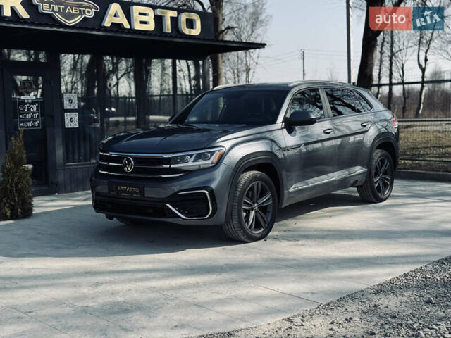 Серый Фольксваген Atlas Cross Sport, объемом двигателя 3.6 л и пробегом 84 тыс. км за 29999 $, фото 1 на Automoto.ua