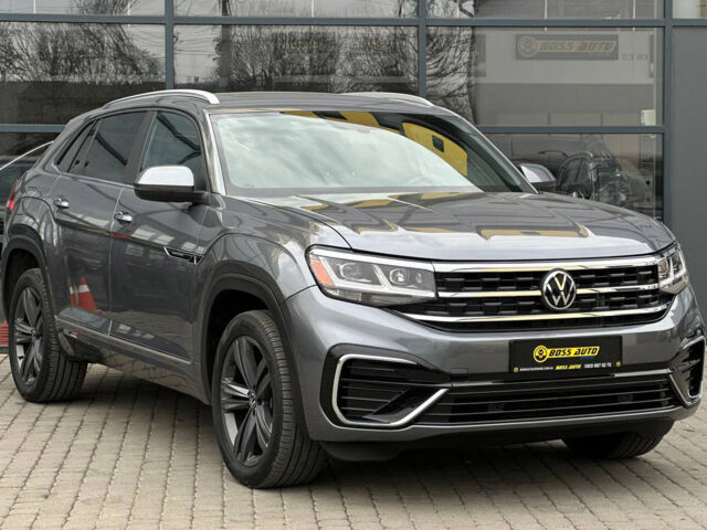Серый Фольксваген Atlas Cross Sport, объемом двигателя 3.6 л и пробегом 84 тыс. км за 33900 $, фото 1 на Automoto.ua