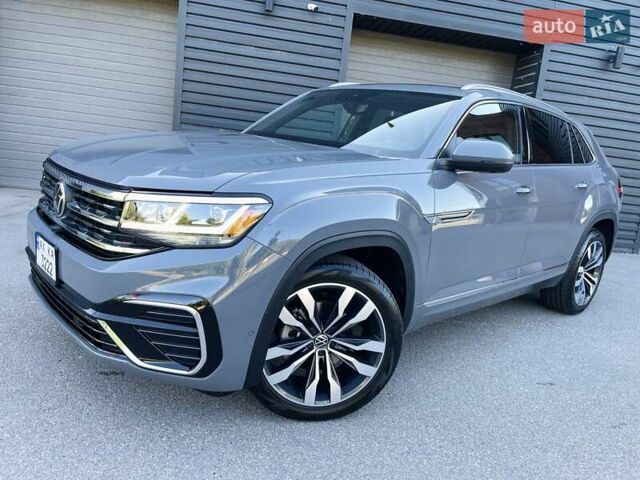 Серый Фольксваген Atlas Cross Sport, объемом двигателя 3.6 л и пробегом 22 тыс. км за 35000 $, фото 1 на Automoto.ua